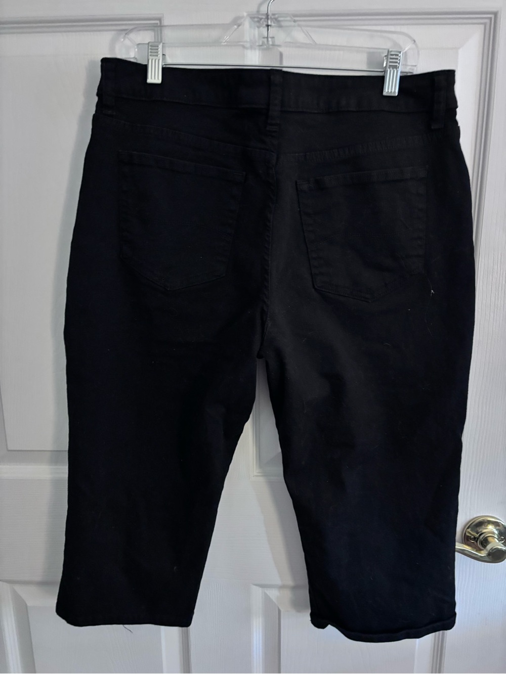 Lee Black Jean Capris